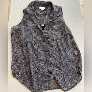 Liz Claiborne Black and White Button Down Work Blouse - Medium